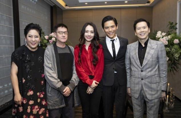 向佐求婚戒指被扒约570万,原来是还有个同父异母,珠宝大亨姐姐