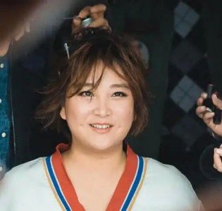 ​贾玲之前的照片，瘦的贾玲美若天仙，网友；我差点没认出来