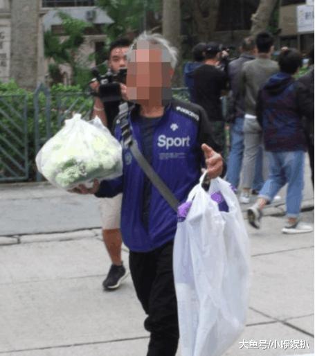 蓝洁瑛出殡, 蓝洁卿脱帽致哀, 亲自按键将她的灵柩送进火化