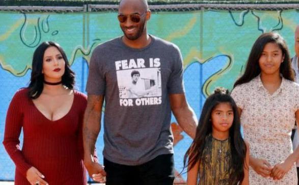 科比妻子瓦妮莎，皮蓬老婆拉萨尔，霍福德的艾米莉，他妻子也漂亮