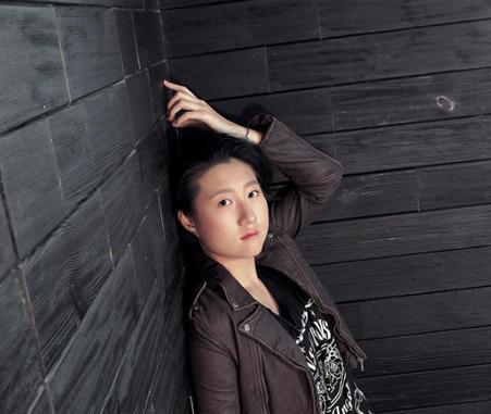 小龙女被爆:给一个亿也不会承认成龙,从小被嘲笑