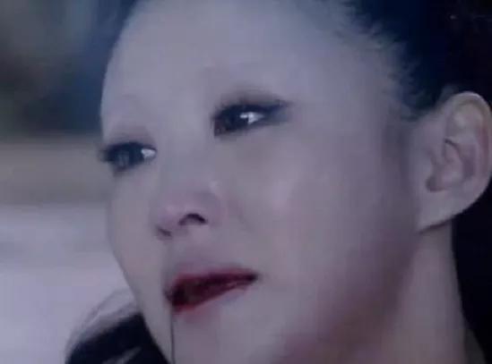 还记得《花千骨》里的绿鞘吗?画上眉毛后,美得让人认不出