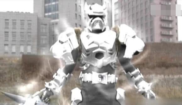 铠甲勇士:雪獒侠沉寂十年再次爆发,难怪网友说他是铠甲中最强的