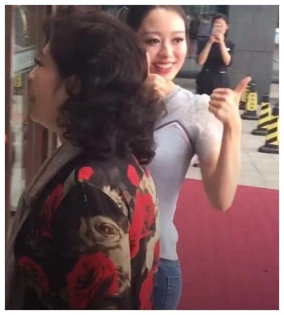 郎朗妻子真人长什么样？生图曝光后真实颜值被看清，网友：扎心