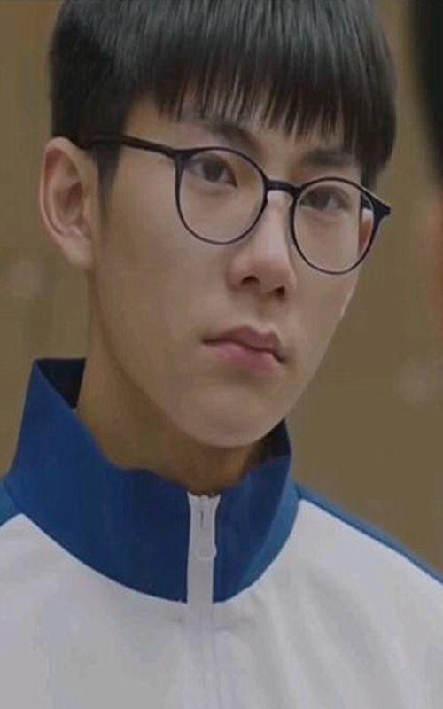 《小欢喜》发布会,英子“漫画腿”引关注,林磊儿意外撞脸千玺!