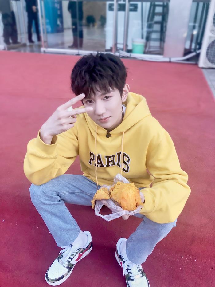 王源否认走后门上伯克利:连申请材料都是自己写的!