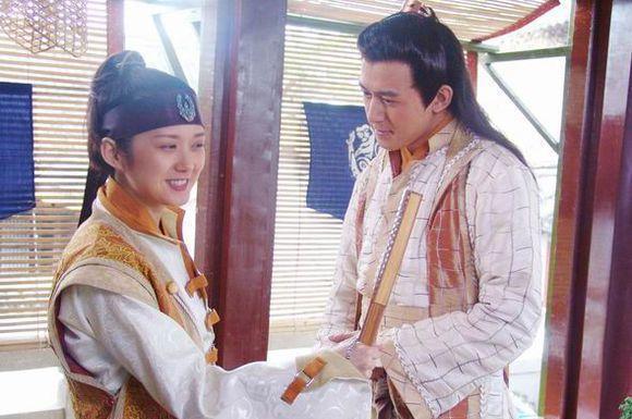 出道近20年未火,追过张娜拉,恋过贾静雯