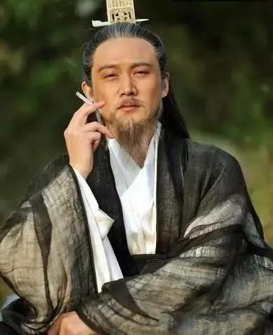 盘点娱乐圈最爱抽烟的7大明星,陆毅爱利群,张一山爱万宝路!