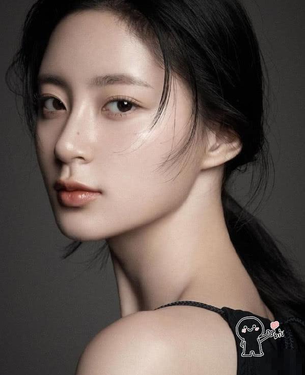 “整容模板”换人了？高允真已过时，如今美到不真实的她才是标杆