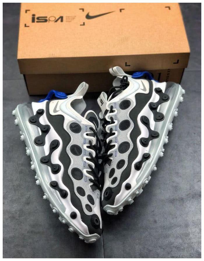 脚感比boost更软弹？耐克Air Max 720黑白斑点配色开箱！