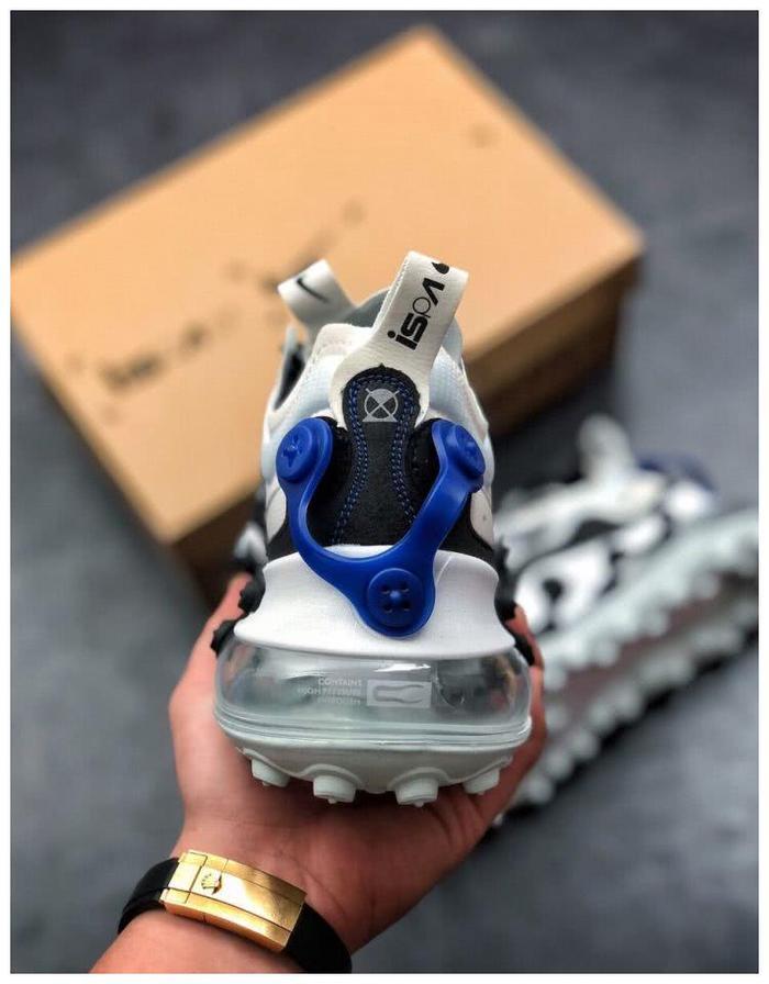 脚感比boost更软弹？耐克Air Max 720黑白斑点配色开箱！