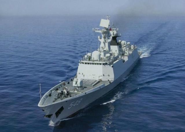 一座油井现身南康暗沙，大批海警船赶到亮出舰炮，该国灰溜溜撤离