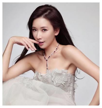 恋爱剧情出现反转，林志玲否认复合传闻？