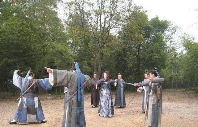 阳顶天已死，张三丰不出，倚天屠龙记里还有哪些人打得过玄冥二老