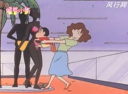 看《蜡笔小新》毁童年的几个画面，这部儿童动画被禁 有理有据