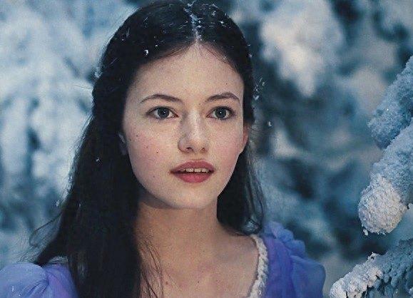 《暮光之城》中小女孩蕾妮斯梅长大了,一甩甜美小公主的形象!