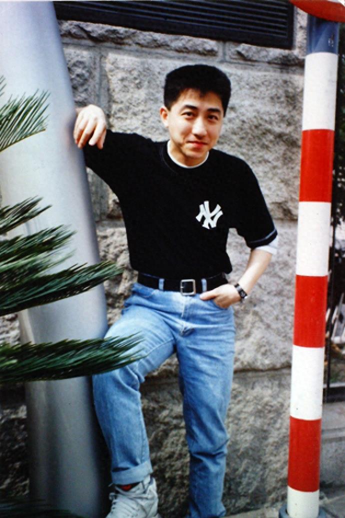 台湾全能歌手哈林哥庾澄庆,曾经的老照片,绝对帅界一哥