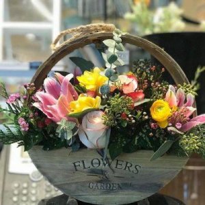 ​紫龙插花芯：震撼新潮流：艺术界掀起创意风暴！