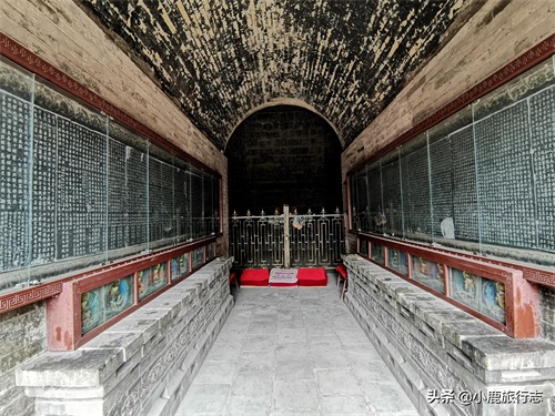 中国有座奇特“半截塔”，距今1046年，塔身镶满7000尊佛像