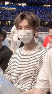 ​鹿晗吴亦凡合作新歌，被评难听却登上热搜