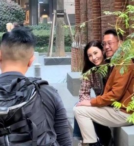 ​李嘉欣10岁儿子成网红，40岁诞下帅哥，颜值遗传妈妈？