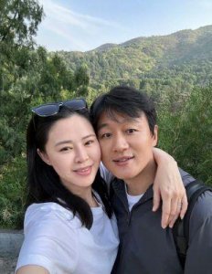 ​佟大为关悦：娱乐圈的模范夫妻与甜蜜生活揭秘