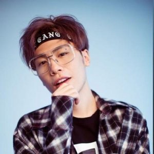 ​刘木子在《一站到底》舞台的精彩表现与生日祝福视频