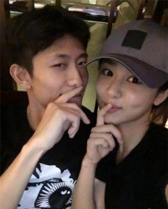 ​杨紫张一山罕见同框，杨紫瘦身引人关注，张一山状态佳应对传闻