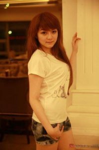 ​了解DOTA2中的“狐狸妈”：她的身份与不为人知的黑历史