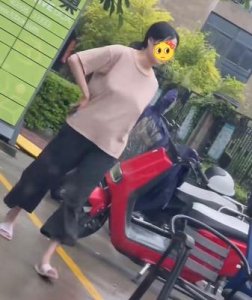 ​真空下楼取快递被c封禁原因：真相惊人