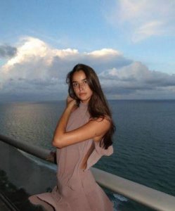 ​17岁亚马尔与19岁意大利模特Anna Gegnoso恋情曝光