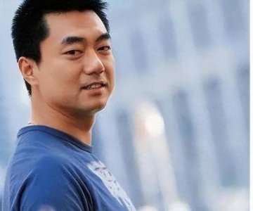 ​演员董勇与女儿同框，相差甚远引人误会为“爷孙”