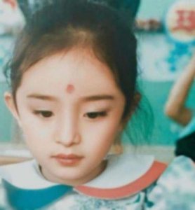 ​5岁杨幂女儿糯米的真实长相曝光，网友：难怪妈妈不公开
