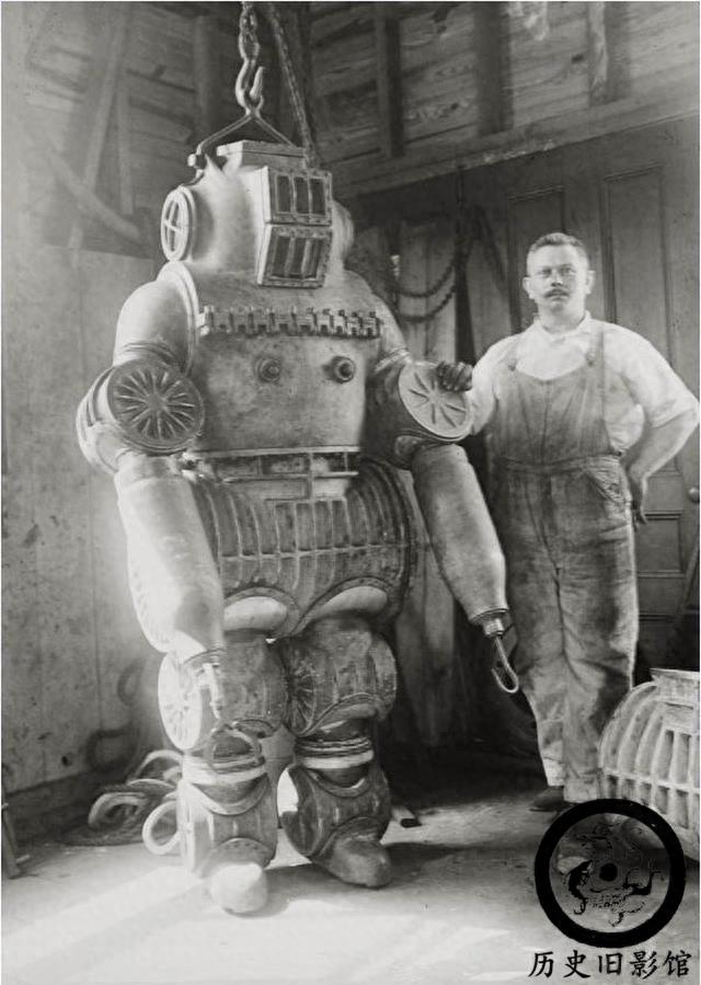 一组历史罕见老照片：图二是长相奇怪的类人猿，图三骑手很漂亮