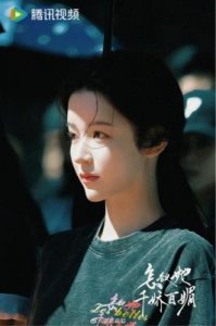 ​饶嘉迪：在《永夜星河》中展现桃子角色的多面魅力与新星潜力