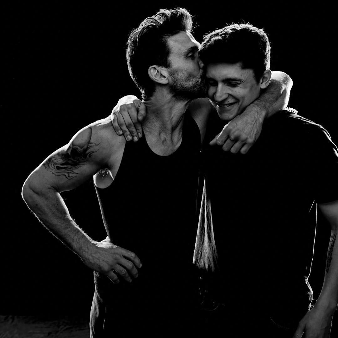 战狼2中的大反派弗兰克格里罗，这么帅却还要这么拼命