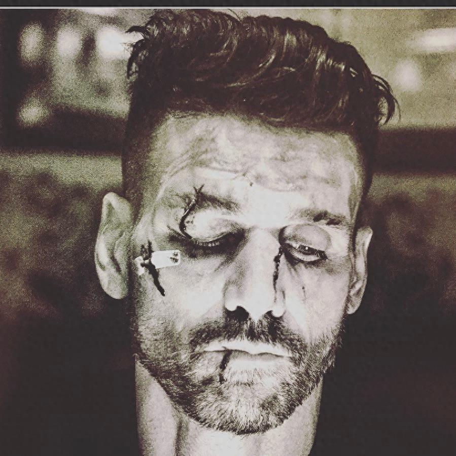 战狼2中的大反派弗兰克格里罗，这么帅却还要这么拼命