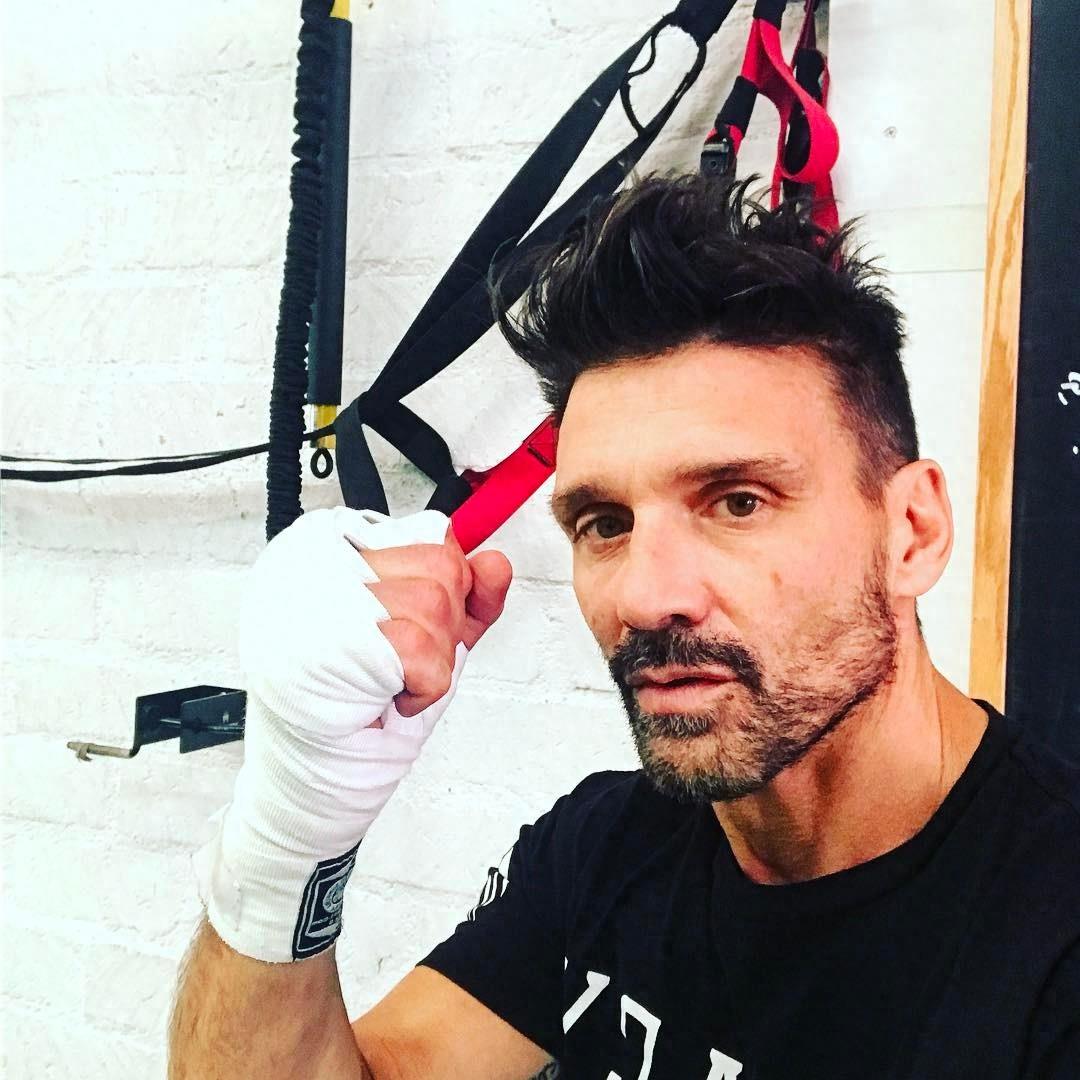 战狼2中的大反派弗兰克格里罗，这么帅却还要这么拼命