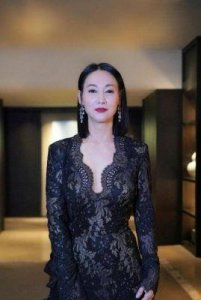 ​惠英红：身负六处骨裂，纪实片场坚守进度不辍