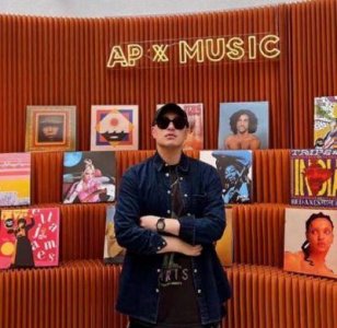 ​潘玮柏与宣云在日内瓦度假，结婚四年未生育，恩爱照片引人羡慕