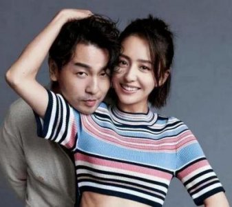 ​雷佳音首次与妻子同框正脸曝光，夫妻俩结婚多年并育有一个女儿