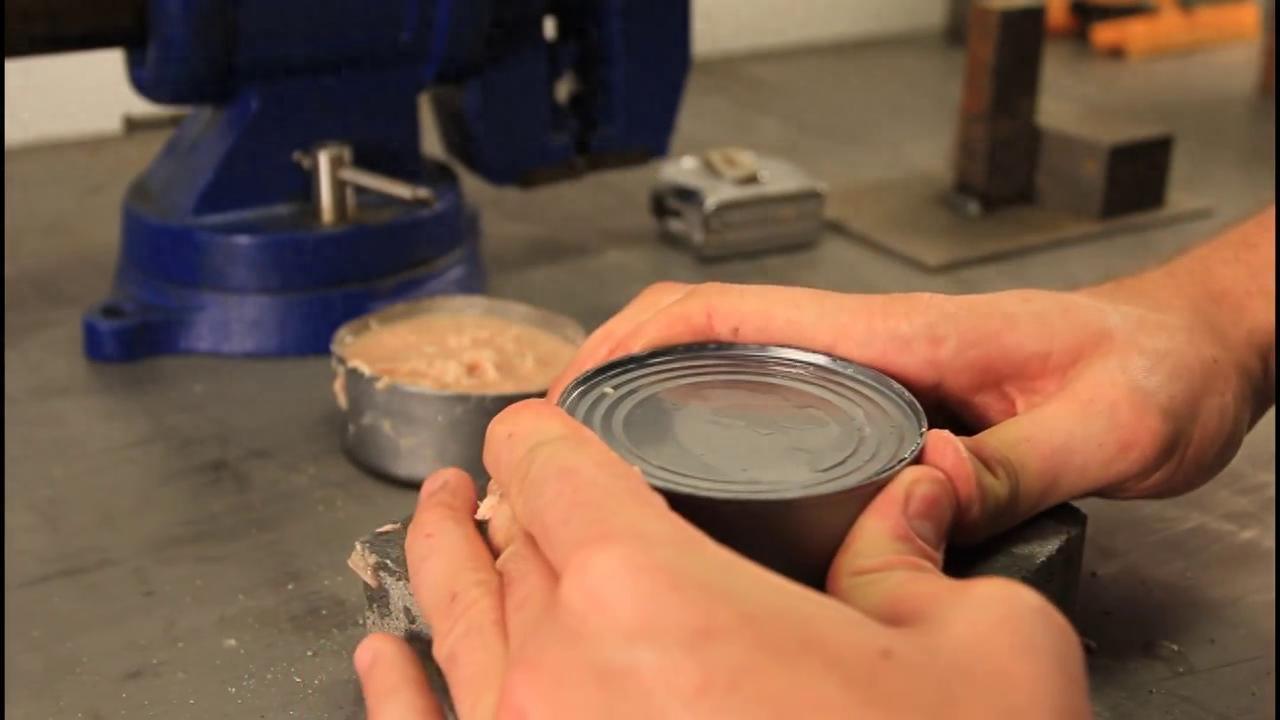 轻轻松松的几秒钟打开铁皮罐头，看过的人都会！