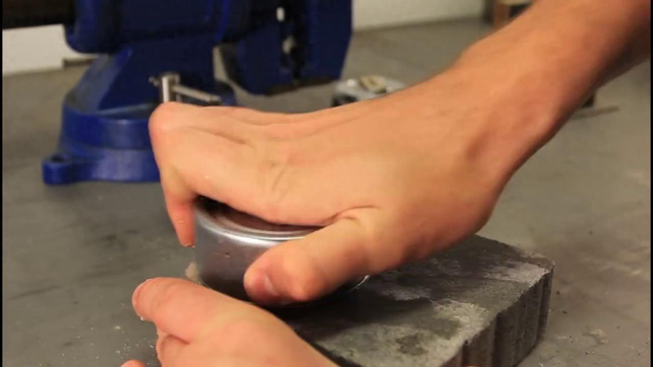 轻轻松松的几秒钟打开铁皮罐头，看过的人都会！