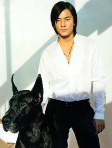 ​王晶透露，《古惑仔》陈浩南郑伊健并非首选，他原本考虑了三位候选人