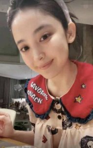 ​古力娜扎的素颜状态曝光，网友热议：单眼皮明显，脸颊凹陷疑肿胀，鼻孔不对称