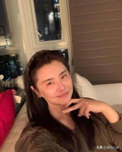 ​近53岁演员王祖贤现状曝光，曾经的美丽容貌终难抵岁月侵蚀