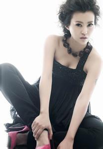 她是邓超前女友,因戏与邓超闹掰,最终成全了邓超与孙俪