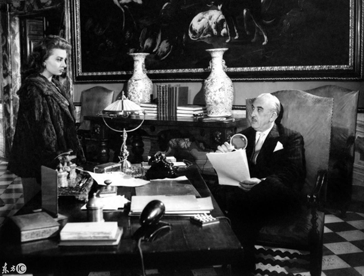 性感与魅力相结合的完美女神：索菲亚·罗兰