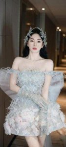 ​张雨绮身材出众，堪称娱乐圈佼佼者