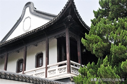 桂林公园，位于上海徐汇区，园内遍植20多种桂花树，又名黄家花园